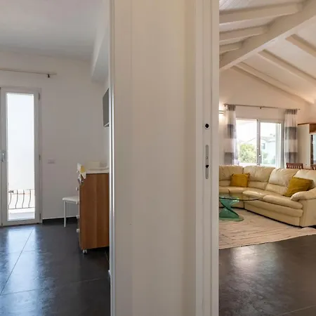 Sa Omu Bianca Penzion