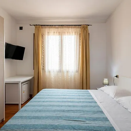 Sa Omu Bianca Πανσιόν 3*